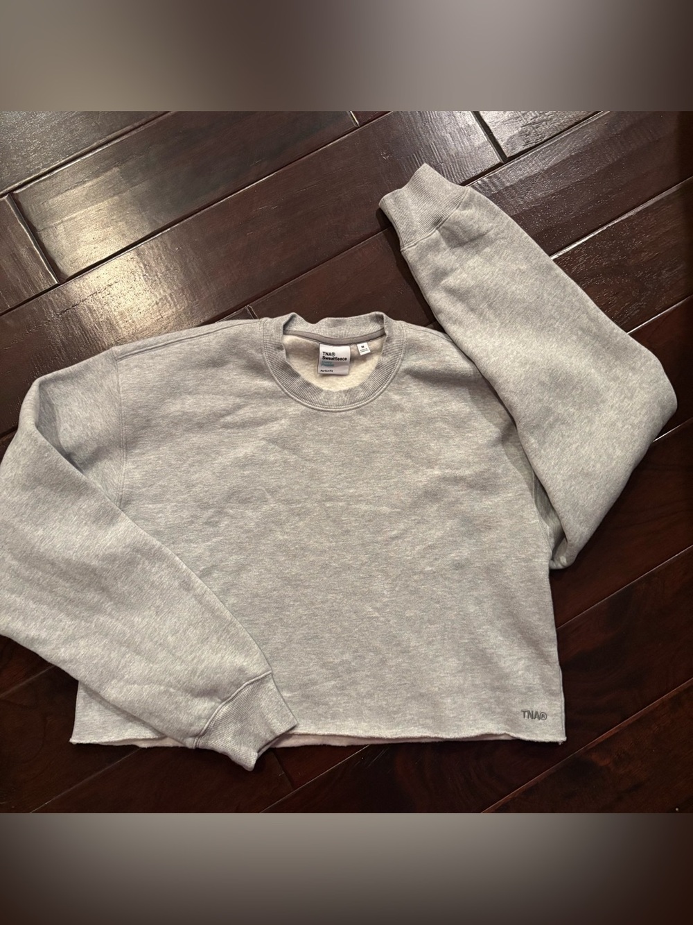Aritzia‎ TNA Perfect Fleece Cropped Sweatshirt Raw Hem Size M